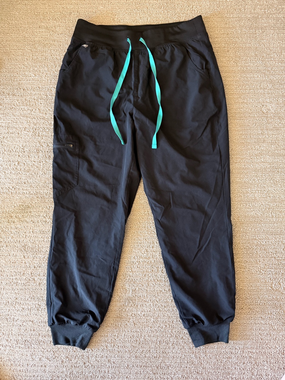 Figs Black FREEx™ Lined Zamora™ High Waisted - Petite Jogger Scrub Pants